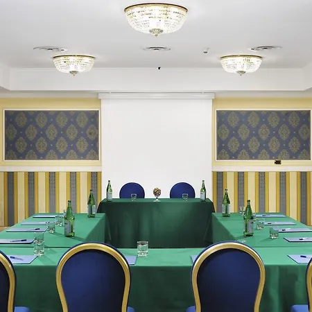 Grand Plaza Hotel 4*